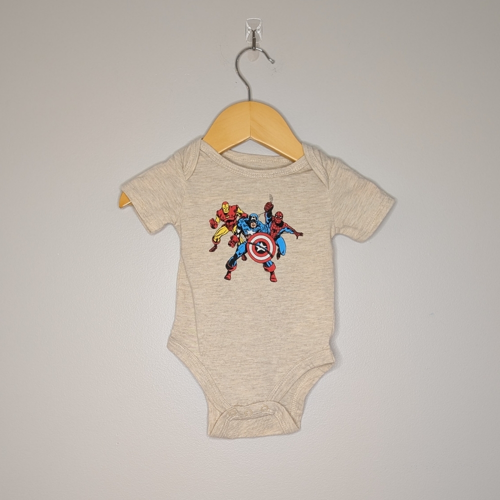 💛 3 for 10 💛 Marvel Avengers Marled Oat Short Sleeve Bodysuit